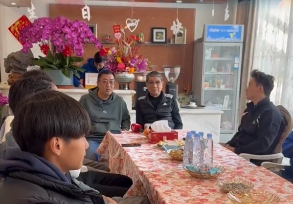  徐根寶寄語(yǔ)申花球員：世界杯出線才是硬道理，要為國(guó)家隊(duì)爭(zhēng)取榮譽(yù)