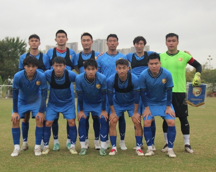  穆謝奎連入兩球?qū)⒈确帜孓D(zhuǎn)，大連鯤城2-1戰(zhàn)勝山西崇德榮海